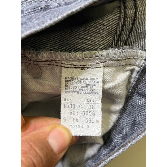 Vintage Levi's 501 Button Fly Denim Jeans 36x34 Grey distress Made In USA 80s - Picture 4 of 12